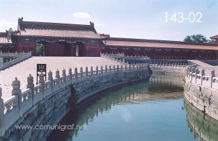 Foto 143-02 - Otra toma del canal acuático en el interior del Palacio Imperial de la ciudad prohibida en Beijing (Pekín), China - 18-Junio-2006