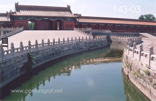 Foto 143-03 - Canal acuático en el interior del Palacio Imperial de la ciudad prohibida en Beijing (Pekín), China - 18-Junio-2006