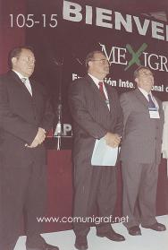 Foto 105-15 - Representantes del Gobierno de Nuevo León en la ceremonia inaugural de la Expo Mexigrafika 2006 realizada del 25 al 27 de Mayo 2006 en el Centro de Exposiciones Cintermex de la ciudad de Monterrey, N.L. México.