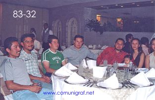 Foto 83-32 - Algunos de los empleados de Cajas Micro en la Comida Baile del día del Impresor de Canagraf Guanajuato, realizada el 24 de Septiembre 2005 en el Hotel La Nueva Estancia de la Ciudad de León, Guanajuato México.
