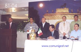 Foto 81-04 - Representantes del consejo directivo de Canagraf Nacional en la clausura del Encuentro Nacional de Negocios Gráficos (Pymes) realizado del 22 al 24 de Septiembre 2005 en el Hotel La Nueva Estancia de la ciudad de León, Gto. México.