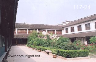 Foto 117-24 - Instalaciones de lo que parece un colegio en el pueblo de Zhouzhuang, China - 11-Junio-2006
