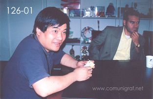 Foto 126-01 - Sr. Chen Gang gerente general de la imprenta Shanghai Chenxi Printing Co, Ltd de Shanghai China - 12-Junio-2006