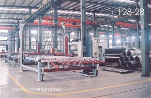 Foto 128-28 - Vista parcial de la nave donde se arman las máquinas de la marca SRPACK para impresión y suajado de de cartón corrugado en la empresa Shanghai DinLong Machinery Co. Ltd de Shanghai, China - 13-Junio-2006