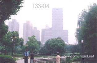 Foto 133-04 - Otra vista parcial del Parque Xujiahui (xujiahui park) de Shanghai China - 16-Junio-2006