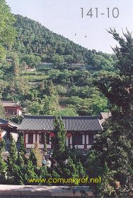 Foto 141-10 - Casa museo en uno de los lugares del inmenso Mausoleo (aprox 60 km2) del primer emperador de china Qin Shi Huang ubicado en la ciudad de Xían en el distrito de Lintong, provincia de Shaanxi, China - 17-Junio-2006
