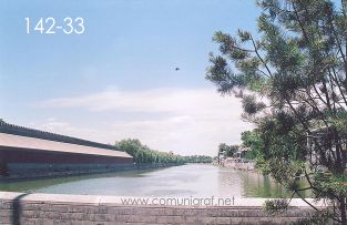 Foto 142-33 - Otra toma del lago en la zona del Palacio Imperial de la ciudad prohibida en Beijing (Pekín), China - 18-Junio-2006